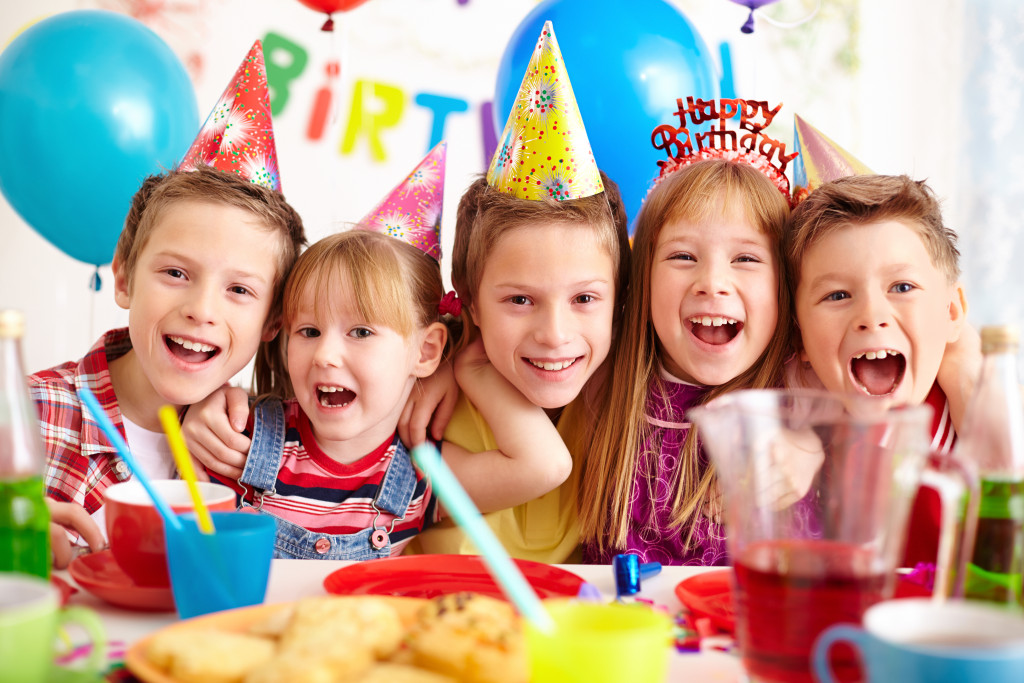 Tips For Throwing A Budget Friendly Kid s Birthday Party My Women 